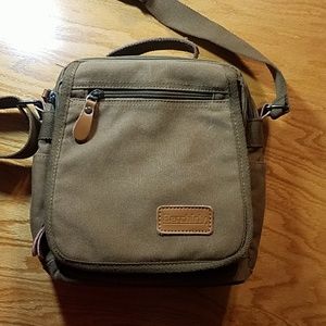 Berchirly bag NWOT💥2/$15💥